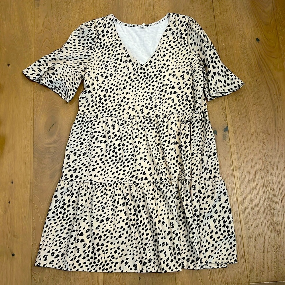 Cream and black ruffled maternity dress